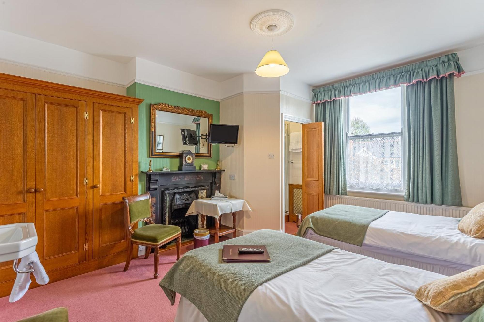 Guest house Cross